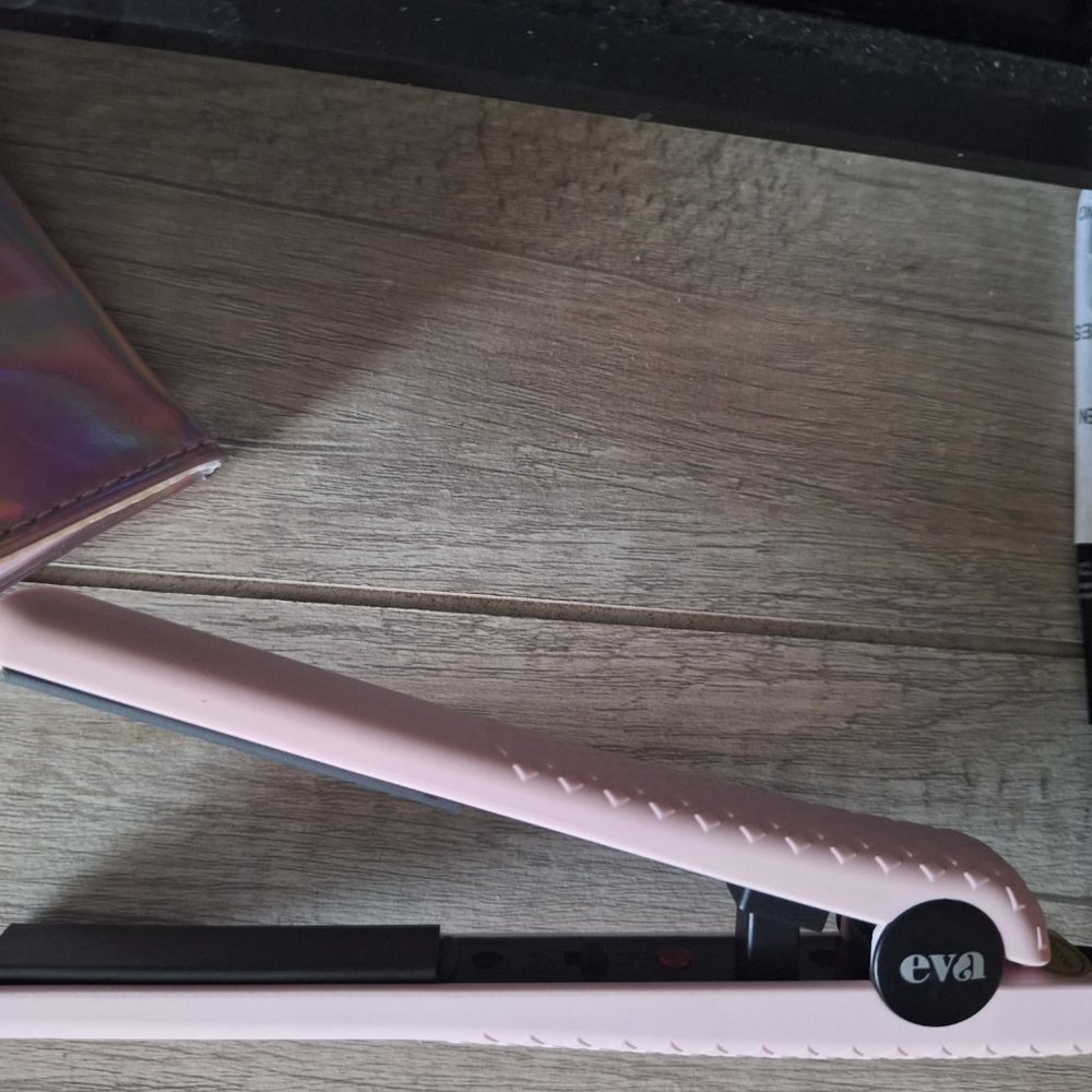 Mini flat iron - Picture 2 of 2